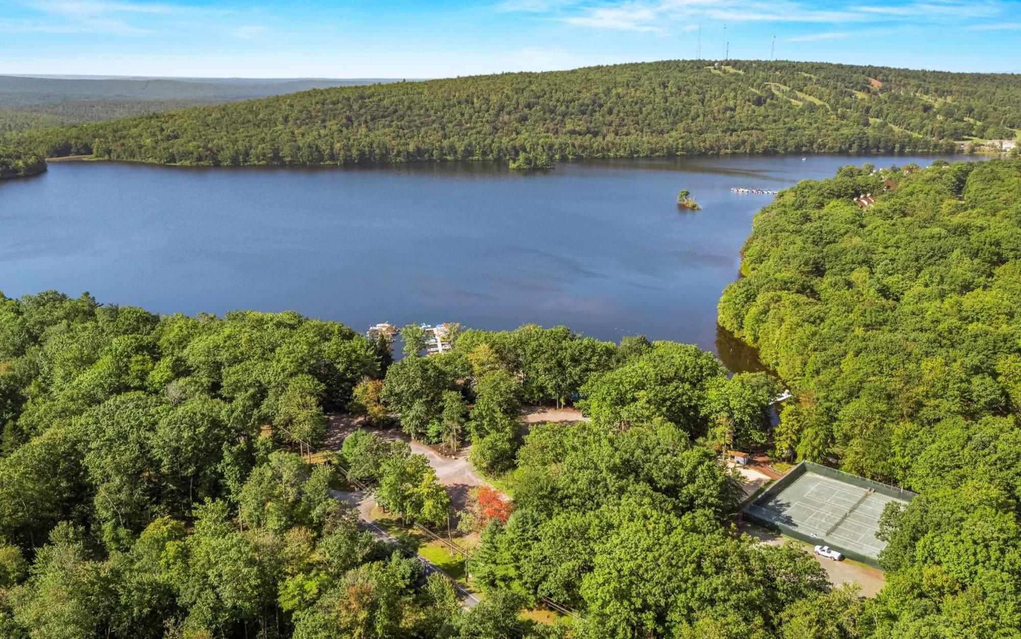 Highland Hideaway By Avantstay Group Poconos Retreat W Patio Game Room เลคฮาร์โมนี ภายนอก รูปภาพ