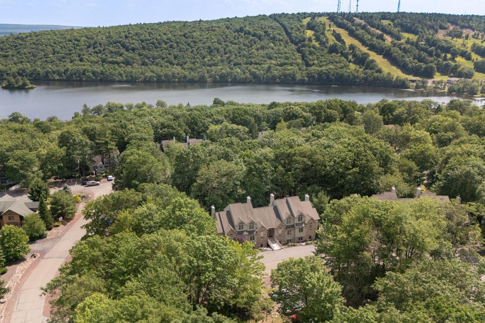 Highland Hideaway By Avantstay Group Poconos Retreat W Patio Game Room เลคฮาร์โมนี ภายนอก รูปภาพ